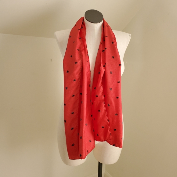 80s Vintage Red & Black Triangle Pattern Silk Scarf - Picture 3 of 6